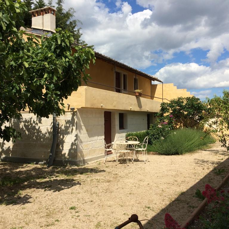 Mas Moineau Bed and Breakfast Mézoargues Εξωτερικό φωτογραφία