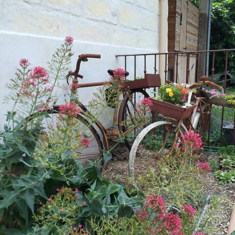 Mas Moineau Bed and Breakfast Mézoargues Εξωτερικό φωτογραφία